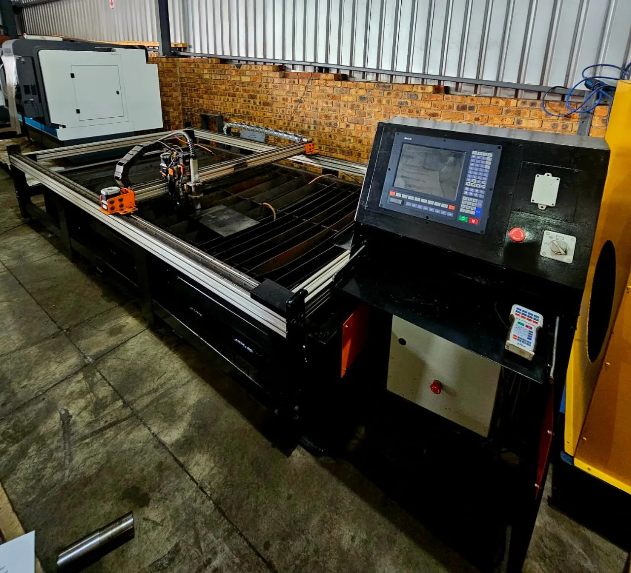 DGE PLASMA CUTTING MACHINE